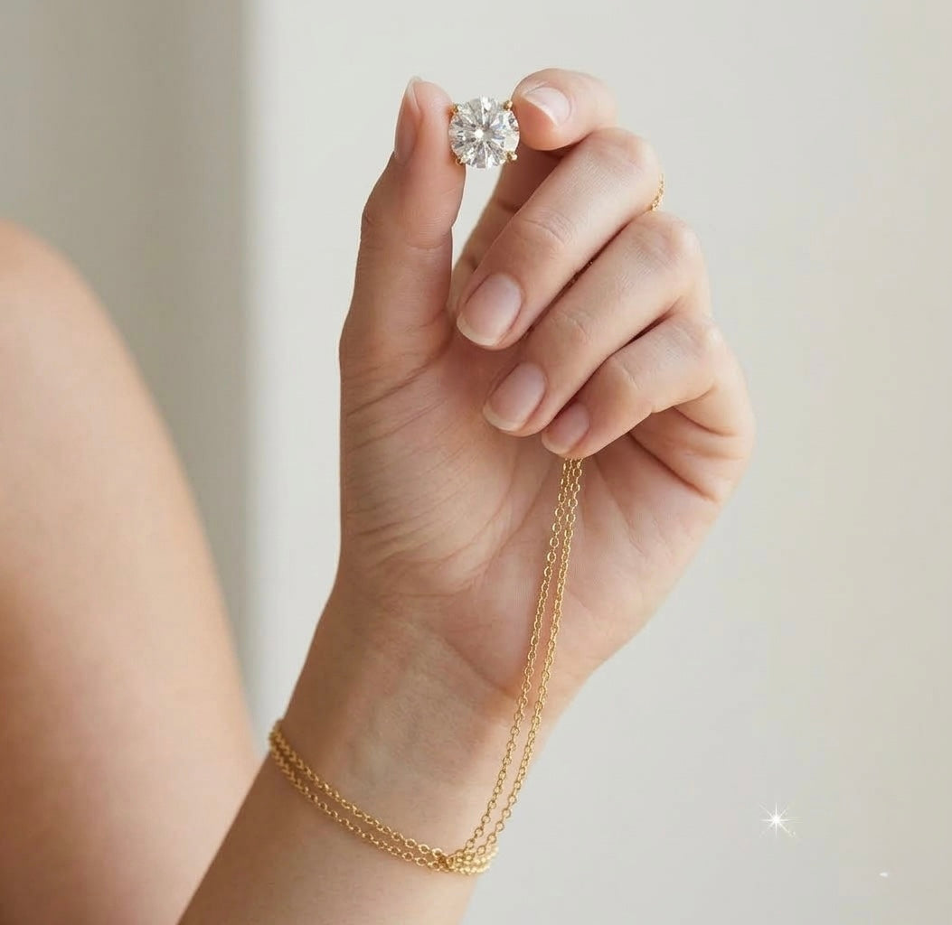 Noor Pendant Necklace