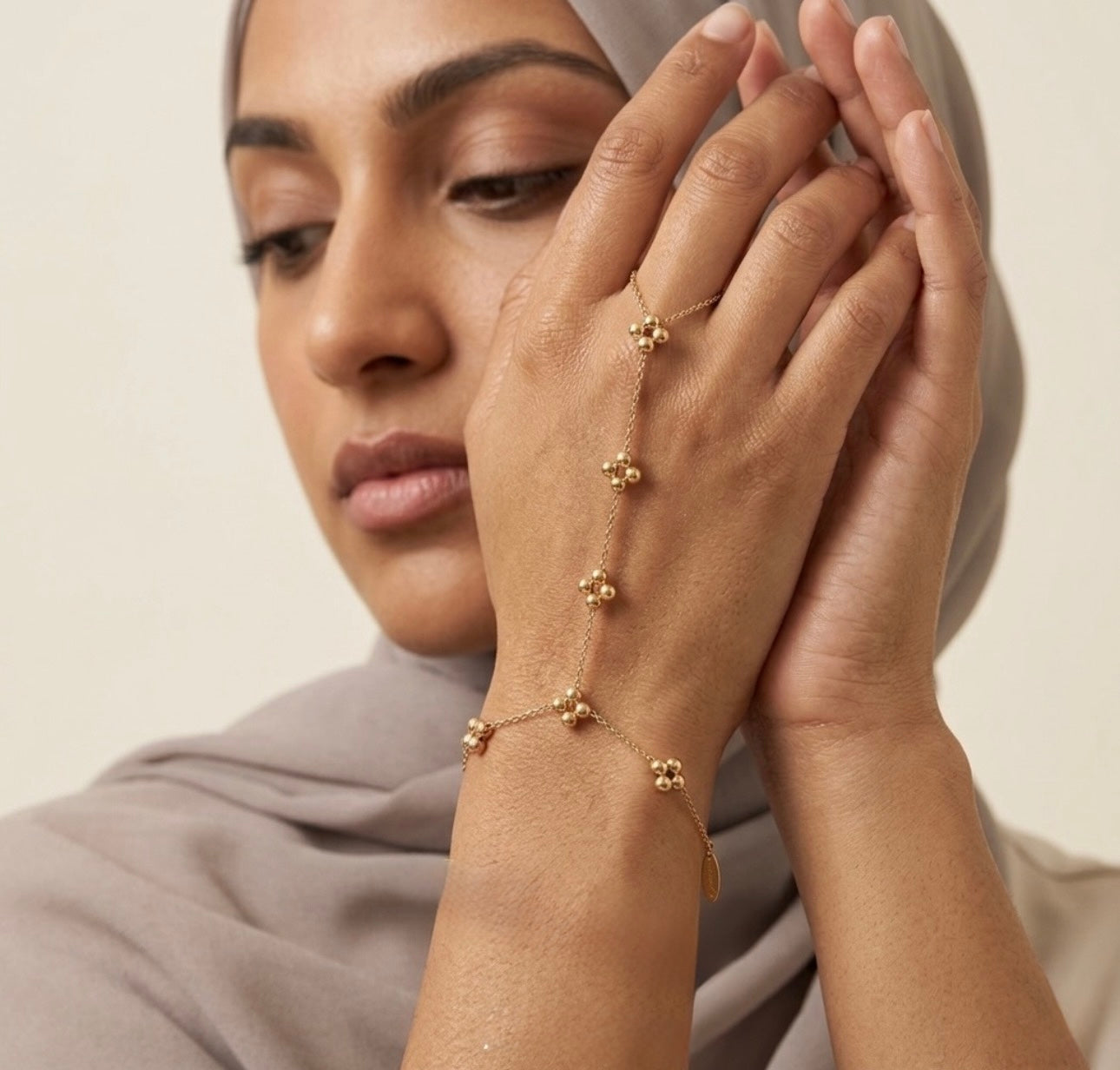 Ravi Hand Chain